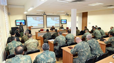 Bakıda NATO-nun mobil təlim qrupu tərəfindən kurs keçirilir