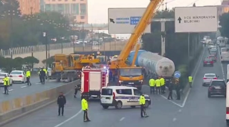 В Баку ДТП перекрыло движение в сторону Сумгайыта