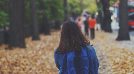 Sığınacaqda qalan yeniyetmə qız itkin düşüb