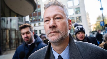 Лидера британской партии посадили за взятки от России