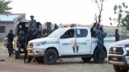 В Нигерии вооруженные люди похитили более 200 школьников и учителей католической школы