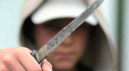 Gəncədə yeniyetmə bıçaqlanıb