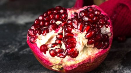 Азербайджан начал импорт гранатов из Вьетнама