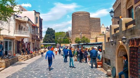 Azərbaycana turist axını azalıb
