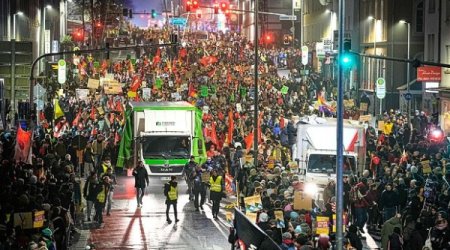 В Германии митинг против оппозиции перерос в столкновения с полицией