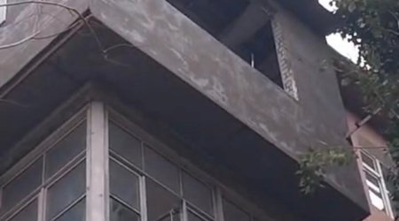 Bakıda yaşayış binasında partlayış olub, xəsarət alan var - Video