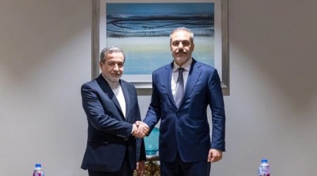 Türkiyə və İran XİN başçıları arasında görüş başlayıb