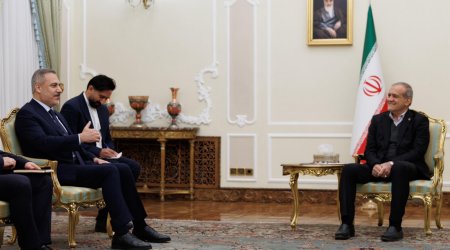 Hakan Fidan Pezeşkianla görüşüb