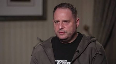 Ермаку запретили выезжать из Украины