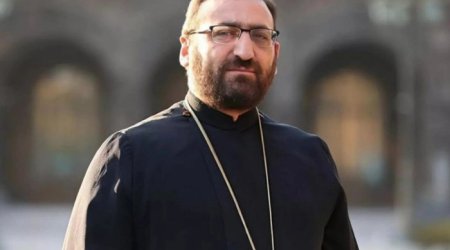 Erməni arxiyepiskop Arşak Xaçatryan saxlanılıb