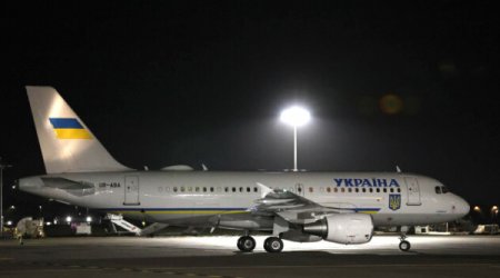 Naməlum dronlar Zelenskinin təyyarəsini təqib edib