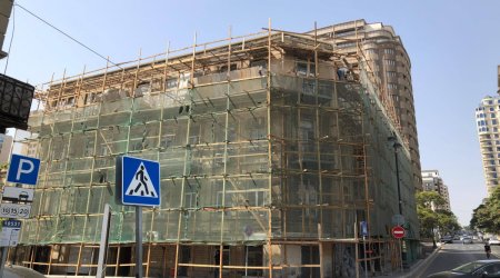 Bakıda bərpa zamanı memarlıq abidəsinə ziyan vurulub