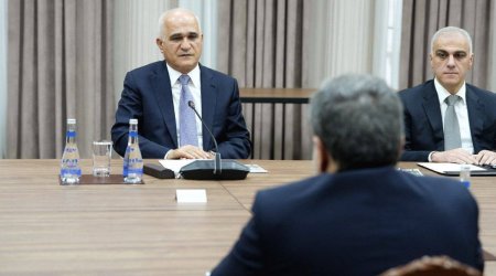 
Şahin Mustafayev Abbas Əraqçi ilə görüşüb