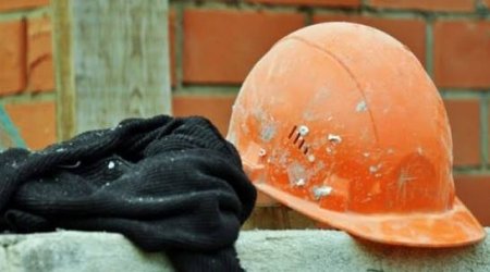 
Bakıda usta tikintidən yıxılaraq ölüb