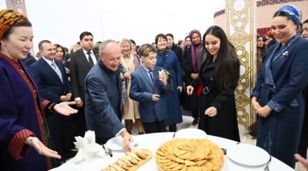 Leyla Əliyeva Türkmənistan milli mətbəxinə həsr olunan sərgidə iştirak edib