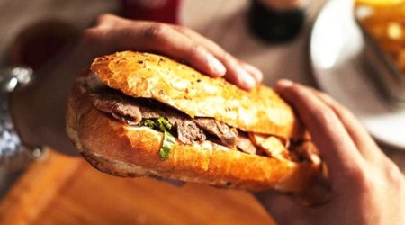 Gəncədə məktəblilər arasında qida zəhərlənməsi: ən azı 8 şagird xəstəxanaya yerləşdirilib