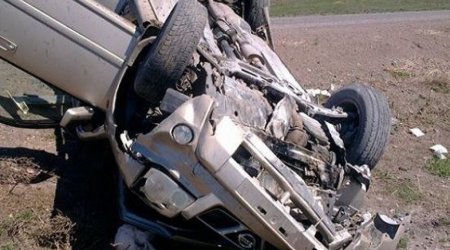 Lerikdə avtomobil dərəyə aşıb - ölən var