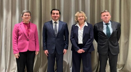 Hikmət Hacıyev Benilüks ölkələri XİN-lərinin siyasi direktorları ilə görüşüb