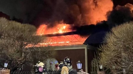 Сильный пожар на рынке в Санкт-Петербурге: эвакуированы 100 человек