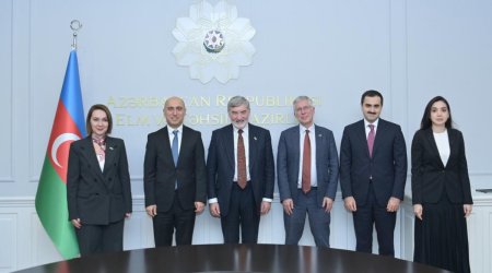 Əmrullayev Böyük Britaniyanın Lordlar Palatasının üzvü ilə görüşüb