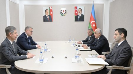 Əli Əsədov Həştərxan vilayətinin qubernatoru ilə görüşüb