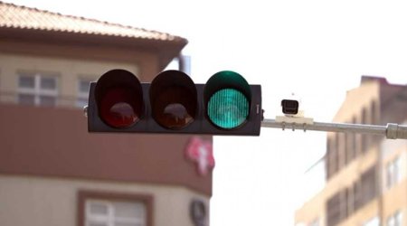 Bakıda ilk dəfə "ağıllı svetoforlar" quraşdırılıb