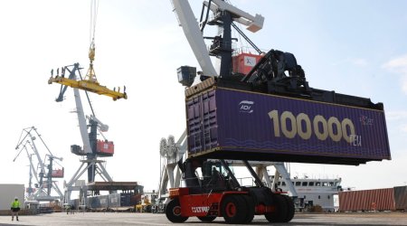 Baku port boosts container handling to record 100,000 TEU