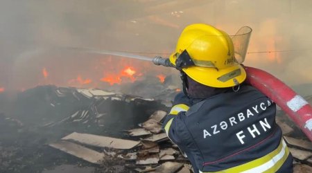 В Баку произошёл пожар в трёхкомнатном доме