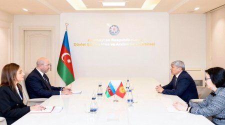 
Анар Гулиев провел встречу с послом Кыргызстана