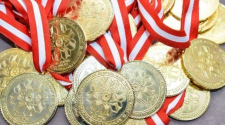 Bu il necə il şagird qızıl medal qazanıb? - Rəsmi