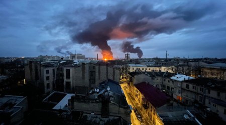 При обстреле Одессы войсками РФ ранены четыре человека, горят дома и автомобили