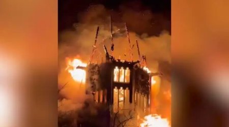 Amsterdamda 150 illik Vondelkerk yanğında məhv olub