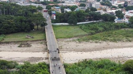 Колумбия отправляет войска на границу с Венесуэлой