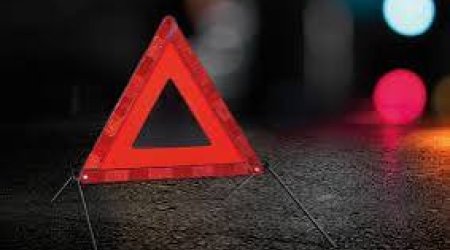 Oğuzda avtomobil ağaca çırpılıb, xəsarət alanlar var