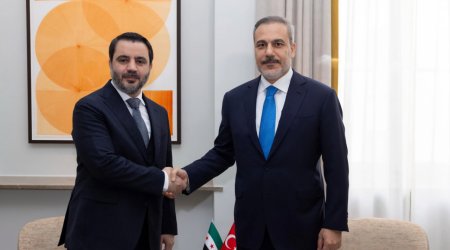 Hakan Fidan Parisdə suriyalı həmkarı ilə görüşüb