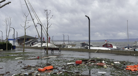 İstanbulda güclü yağış və fırtına bir sıra fəsadlar yaradıb