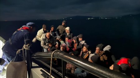 İzmirdə miqrantları daşıyan qayıq batıb: ölənlər var