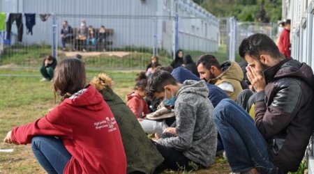 Поток просителей убежища в ЕС падает