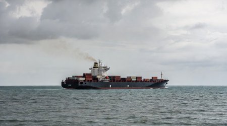 Иранский сухогруз терпит бедствие на Каспии