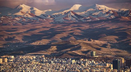 Təbrizdə hərbi vəziyyət elan olunub