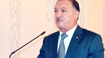 
Qoca Səmədovun oğlu Yevlaxda adam güllələyib