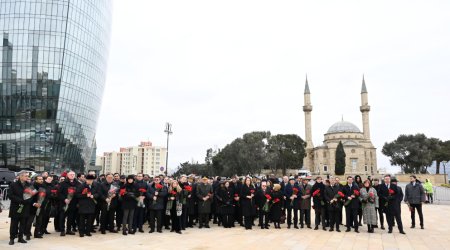 2 səfir Şəhidlər Xiyabanını ziyarət etməyib