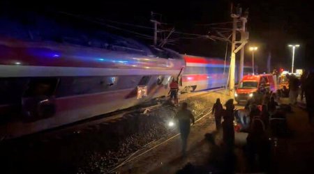 Число жертв ж/д аварии в Испании возросло до 41