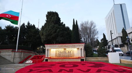 Azerbaijani officials honor victims of Jan. 20 tragedy