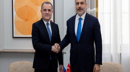 Azərbaycan və Türkiyə XİN rəhbərləri telefon danışığı aparıb
