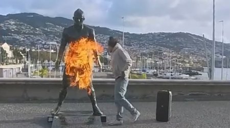 Ronaldonun heykəlini yandırıblar