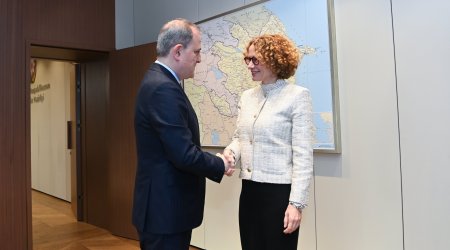 Замгенсека НАТО назвала Азербайджан ценным партнером Альянса