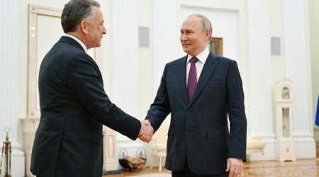 Putin holds talks with U.S. delegation in Kremlin