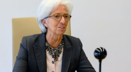 Laqard: Dünya iqtisadiyyatı yeni risklərlə üz-üzədir