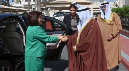 Sahibə Qafarova bəhreynli həmkarı ilə görüşüb